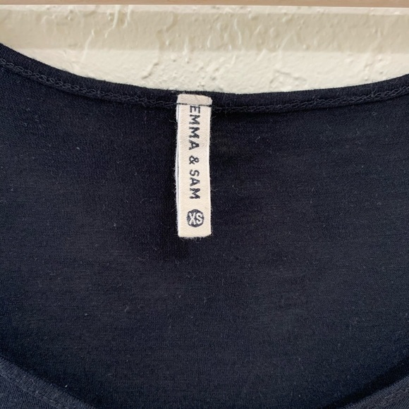 ✨3 for $20✨LF oversized black top with mesh detail - Picture 3 of 4